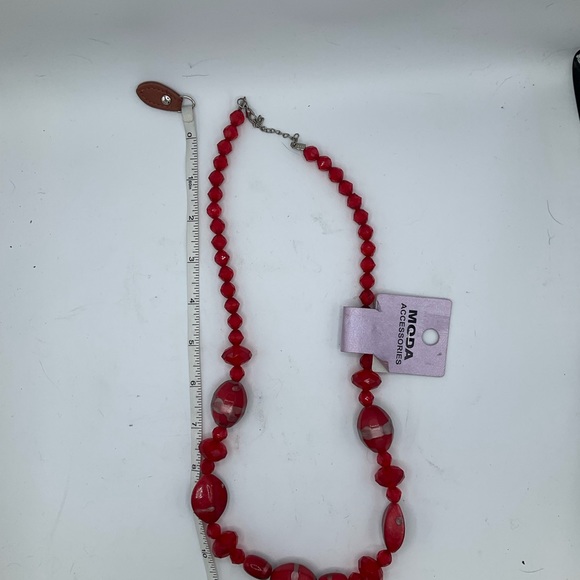 “MODA JEWELRY” Red Bead with Faux Stones Necklace. - Picture 6 of 8